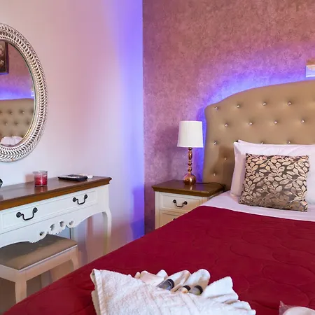 Knights' Castle Bed & Breakfast